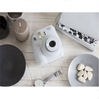 fuji_instax_mini_9_camera_smokey_white